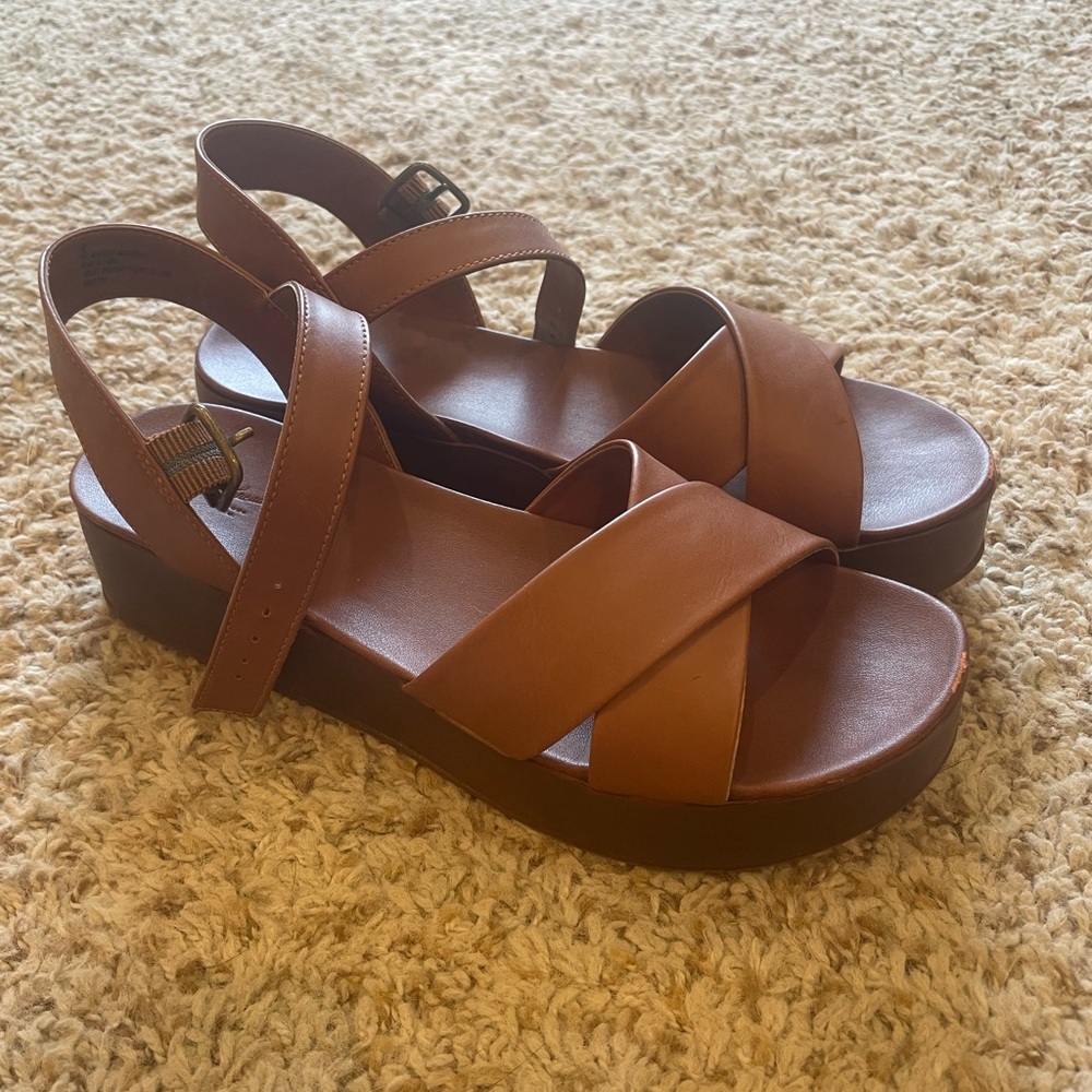 Universal Thread Brown Platform Sandals - image 1